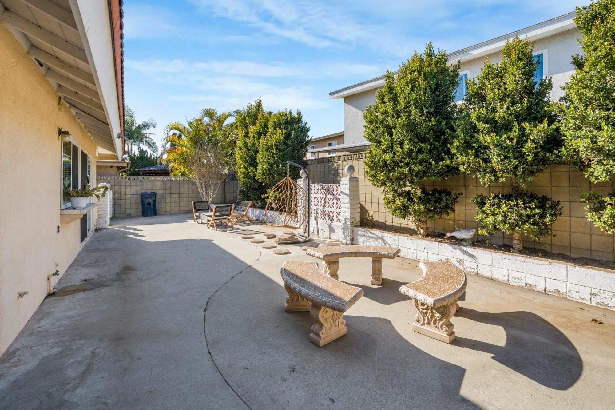 Spacious House, Central, Amenities Holiday home